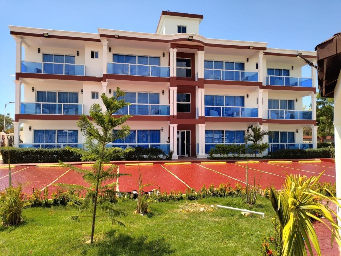 Madome Aparta Hotel Pedernales Exterior photo